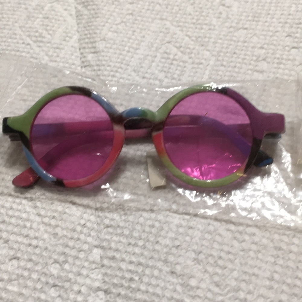 Doll sunglasses